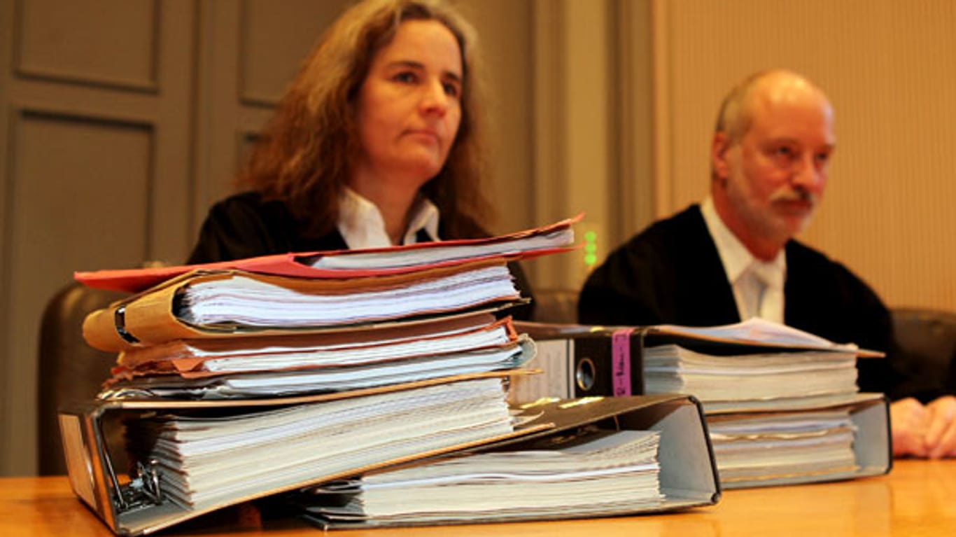 Vor dem Landgericht Kiel hat der mutmaßliche Frauenmörder erneut ein Geständnis abgelegt Vor dem Landgericht Kiel hat der mutmaßliche Frauenmörder erneut ein Geständnis abgelegt