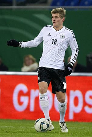 Toni Kroos gibt nicht nur auf dem Platz Vollgas. Auch privat lässt es der Bayern-Star gerne krachen und dreht seine Runden auf dem Quad.