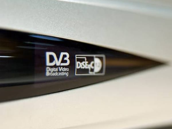 DVB ist das Verfahren zur Übermittlung von digitalen Rundfunkinhalten