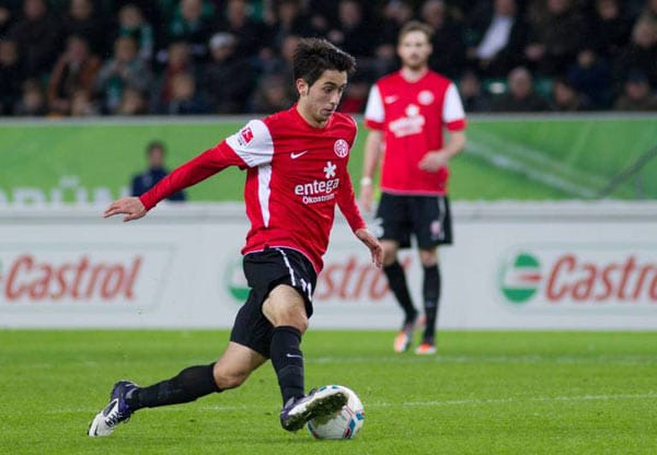 Der FSV Mainz 05 verpflichtete den 19-Jährigen Yunus Malli im Sommer von Liga-Konkurrent Borussia Mönchengladbach. In der Hinrunde dieser Saison konnte er zwar nicht die Glanzpunkte setzen, wie sie André Schürrle oder Lewis Holtby in der vergangenen Saison zu bieten hatten. In sechs Liga-Einsätzen brachte Malli es aber auf eine Tor-Vorlage und deutete das in ihm steckende Potential an. Der FSV Mainz 05 verpflichtete den 19-Jährigen Yunus Malli im Sommer von Liga-Konkurrent Borussia Mönchengladbach. In der Hinrunde dieser Saison konnte er zwar nicht die Glanzpunkte setzen, wie sie André Schürrle oder Lewis Holtby in der vergangenen Saison zu bieten hatten. In sechs Liga-Einsätzen brachte Malli es aber auf eine Tor-Vorlage und deutete das in ihm steckende Potential an.