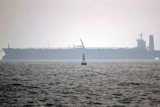 Tanker vor dem Hafen Assaluyeh im Persischen Golf