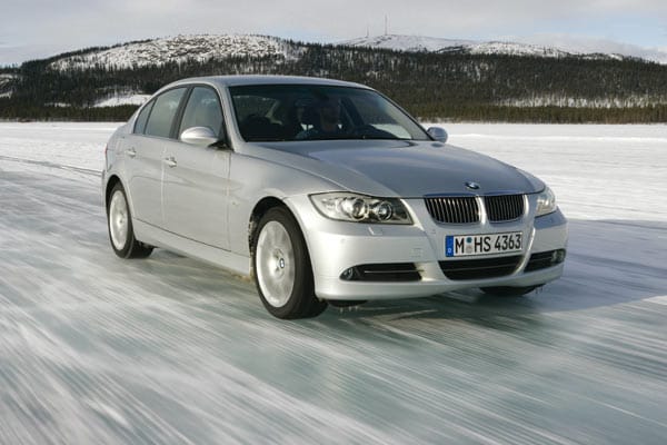 3er BMW Leasing, 318i Limousine. Listenpreis: 28.950 Euro, Preisvorteil: 8083 Euro oder 28 Prozent.