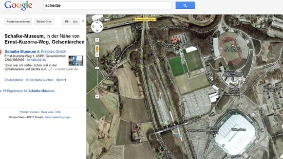 Einen Scherz der besonderen Art gab es bei google.maps zu sehen. Denn wer dort nach "Scheiße" suchte, wurde automatisch zu Geschäftsstelle des FC Schalke 04 geleitet. Ob hinter diesem Internetwitz Fans des BVB stecken, ist nicht bekannt.