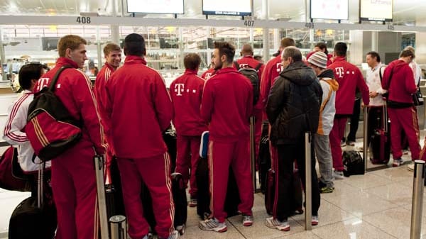 Schlange stehen für die Reise in wärmere Gefilde.
