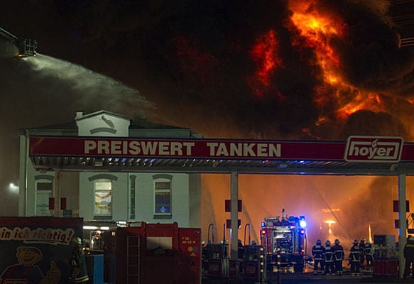 150 Feuerwehrkräfte waren im Einsatz 150 Feuerwehrkräfte waren im Einsatz