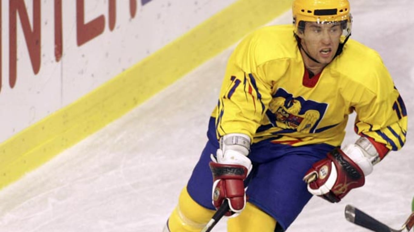 Der rumänischer Eishockey-Nationalspieler Basilidesz im Jahre 2007.