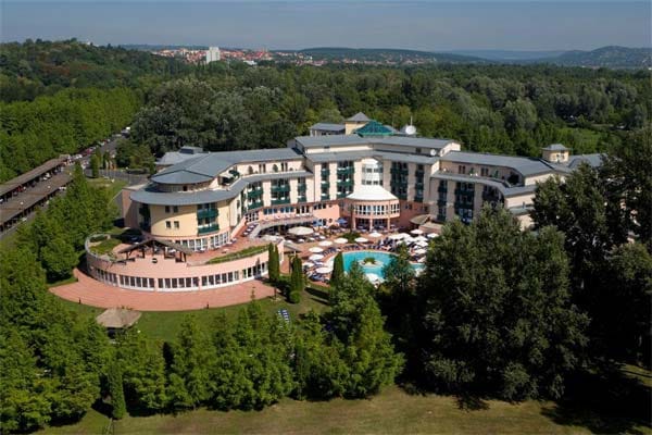 Richtig entspannen lässt es sich auch im Hotel & Spa Lotus Therme in Heviz, Ungarn. "Die Halbpension lässt keine Wünsche offen", meint Userin Veronika.