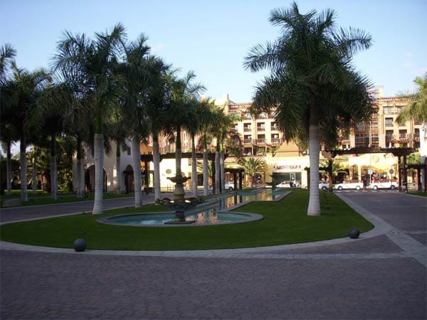 Die Qual der Wahl haben Besucher im Lopesan Costa Meloneras Resort, Spa & Casino in Meloneras, Spanien. "Man hat täglich das Luxusproblem, an welchem Pool man liegen möchte", berichtet Marcel.