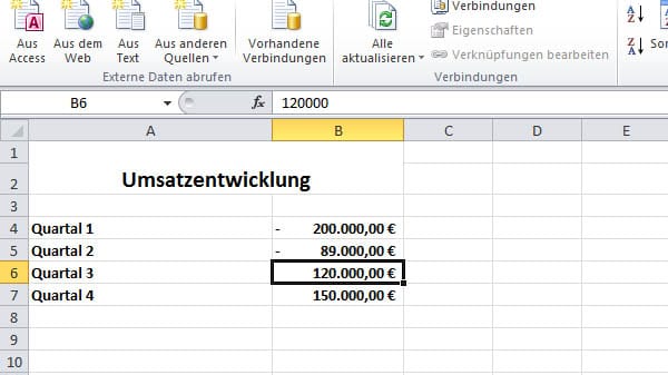 Markieren Sie die Zelle, der Sie einen Kommentar hinzufügen wollen. Wechseln Sie anschließend in der Symbolleiste auf das Register Daten.