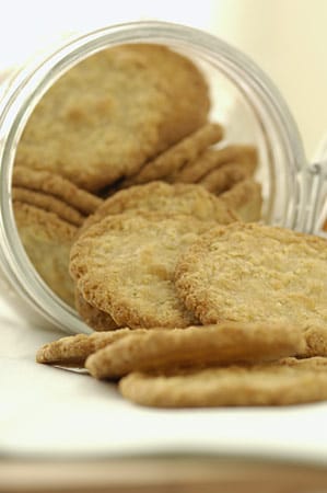 Kekse enthalten Kohlehydrate - die durch Stoffwechselprozesse in Zucker umgewandelt werden - und Zucker im Doppelpack
