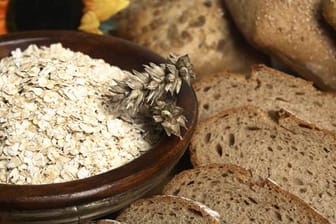 Auch Vollkornbrot ist reich an Faserstoffen und regt die Kautätigkeit an.