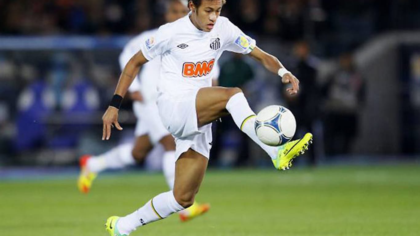 Neymar vom FC Santos ist ein heiß begehrter Spieler.