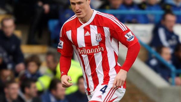 Robert Huth, Stoke City: Dank des früheren deutschen Nationalspielers hat der englische Premier-League-Klub im Januar 2012 die vierte Runde des FA-Cups erreicht. Huth erzielte beim 3:1 (2:1) des Vorjahresfinalisten bei Viertligist Gillingham das vorentscheidende dritte Tor für seinen Klub. Auch in der Liga erzielt der Innenverteidiger in 18 Partien bislang einen Treffer und legte ein Tor auf.