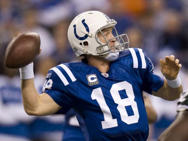 Platz 9: Peyton Manning: American-Football-Spieler auf der Position des Quarterbacks verdient jährlich 38,07 Millionen Dollar. Er spielt in der National Football League (NFL) seit 2004 für die Indianapolis Colts.