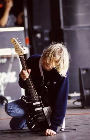 Auch kam Cobain recht früh mit dem Tod in Berührung: Mit drei beging sein Großonkel Selbstmord. Außerdem sah er als Kind die Leiche eines Nachbarsjungen, der sich an einem Baum erhängt hatte.