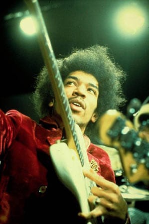 Jimi Hendrix gehört nicht nur zu den besten Gitarristen aller Zeiten, sondern leider auch zum Klub 27 - einer Reihe von Musikern die im Alter von 27 Jahren starben.