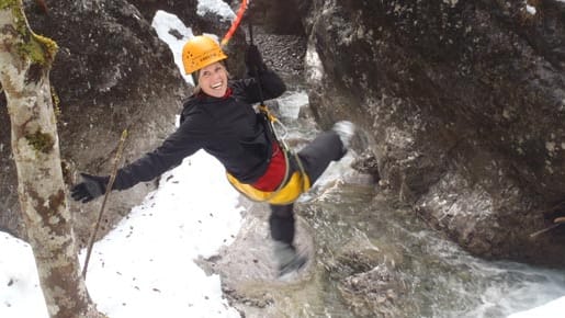 Spaß und Sport im Schnee: Wintercanyoning