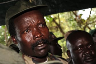 Rebellenchef Joseph Kony (Archivbild von 2006) hält sich für ein "Sprachrohr Gottes" - und terrorisiert seit mehr als 20 Jahren die Region zwischen Uganda, dem Kongo, Sudan und der Zentralafrikanischen Republik.