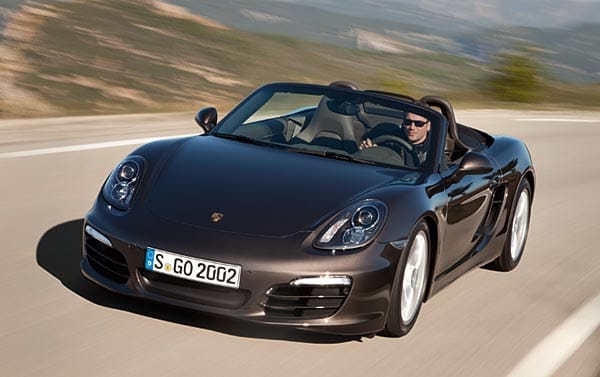 Die in Genf vorgestellte Neuauflage des Porsche Boxster soll noch im März diesen Jahres auf den Markt kommen.
