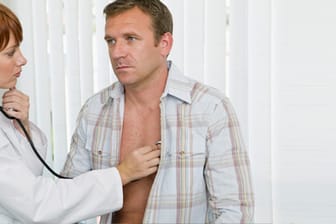 Herzphobie: Wenn allein die Angst vor einer Krankheit Symptome auslöst.