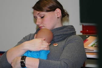 Schulprojekt "Babybedenkzeit": Fünf Tage Elternschaft auf Probe.