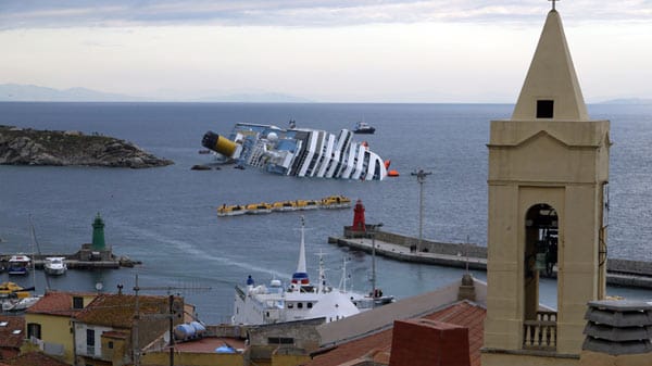 Schon mehrfach haben Unglücke auf Kreuzfahrtschiffen die Ferienfreuden der Passagiere jäh beendet, so wie jetzt auf der "Costa Concordia" in Italien.