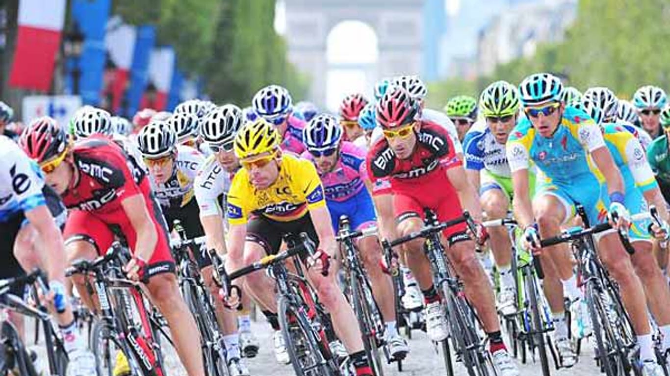 Der begehrteste Zielort: Auch 2012 endet die Tour de France in Paris.