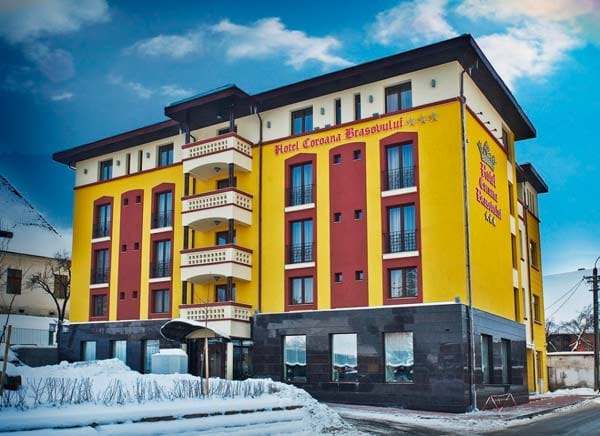 Im rumänischen Brasov ist das kleine, familienfreundliche Drei-Sterne-Haus Hotel Coroana zu finden.