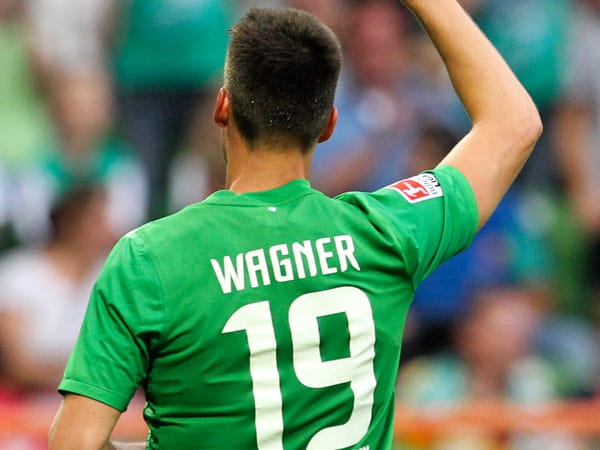 Nachdem der Wechsel von Jakub Swierczok zum 1. FC Kaiserslautern als perfekt gemeldet wurde, kommt mit Sandro Wagner von Werder Bremen nun ein weiterer Angreifer zu den Roten Teufeln. Wagner, der angeblich auch von Hannover umworben worden war, wird für eineinhalb Jahre ausgeliehen.