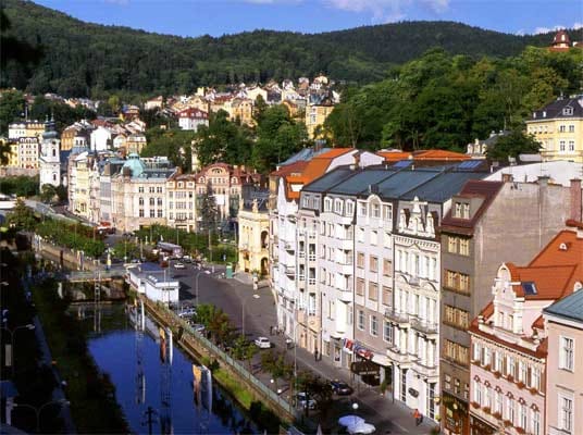 Im tschechischen Karlsbad gibt es über 79 Quellen, die von Kurgästen im Alter von acht bis achtzig Jahren besucht werden.