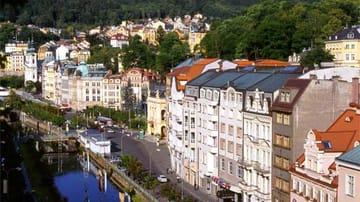 Im tschechischen Karlsbad gibt es über 79 Quellen, die von Kurgästen im Alter von acht bis achtzig Jahren besucht werden.