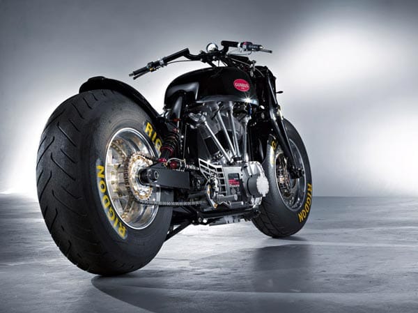 Adrenalin-Junkies, die das Riesen-Bike von Leonhardt Manufacturing bändigen wollen, erwartet eine Rechungssumme von stolzen 235.000 Euro.