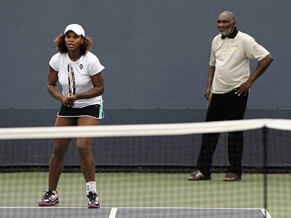 Richard Williams, Vater und Trainer von Serena Williams über seine Tochter: "Sie konzentriert sich zurzeit zu sehr auf ihr Tennis. Wenn sie damit so weitermacht, könnte sie sich zu einer der dümmsten Athletinnen der Welt entwickeln."