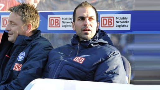 Markus Babbel (rechts) mit seinem Co-Trainer Rainer Widmayer auf der Hertha-Bank. Markus Babbel (rechts) mit seinem Co-Trainer Rainer Widmayer auf der Hertha-Bank.