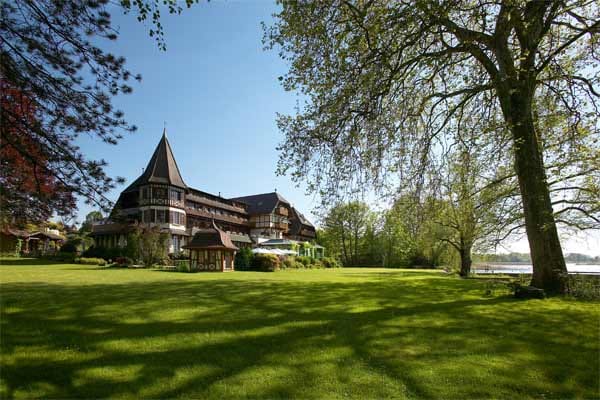 Das perfekte Landhotel ist für die Jury der Geo Saison das Le Vieux Manoir au Lac in der Schweiz.