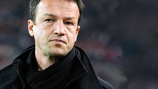 Fredi Bobic stichelt gegen gegen Horst Heldt, der sein Vorgänger als Manager beim VfB Stuttgart war. Fredi Bobic stichelt gegen gegen Horst Heldt, der sein Vorgänger als Manager beim VfB Stuttgart war.