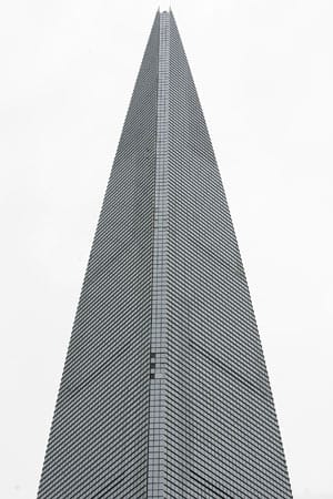 Platz drei in der aktuellen Weltrangliste geht derzeit an das Shanghai World Financial Center in Shanghai. Mit 492 Metern ist es noch heute das höchste Gebäude Chinas.
