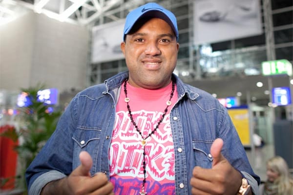 Der im RTL-Dschungelcamp gescheiterte Ex-Bundesliga-Torschützenkönig Ailton am Frankfurter Flughafen.