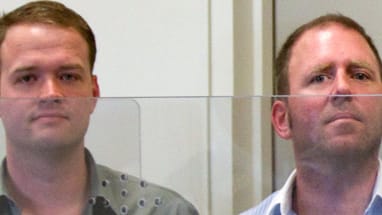 Die Megaupload-Mitarbeiter Bram van Kolk (r.) und Finn Batato dürfen gegen Kaution auf freien Fuß.