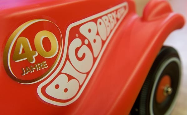 Eines der sogenannten Jubiläums-Bobby-Cars, die auf der Nürnberger Spielwarenmesse 2012 vorgestellt werden.