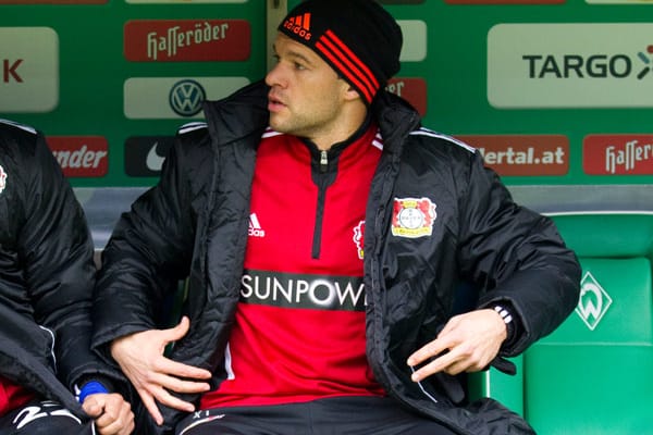 Michael Ballack dürfte im Spiel bei Werder Bremen nicht eingreifen.