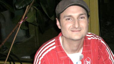 Stefan Phillip siegte an der Torwand des ZDF-Sportstudios gegen Toni Kroos mit einem spektakulären Bandentreffer. Stefan Phillip siegte an der Torwand des ZDF-Sportstudios gegen Toni Kroos mit einem spektakulären Bandentreffer.