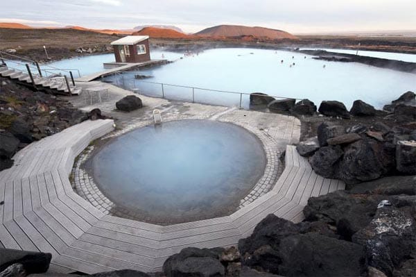 Das Myvatn Nature Bath lockert bei 39 Grad Celsius die von der Kälte verspannten Muskeln.