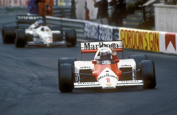 1986: Alain Prost gewinnt seinen zweiten Titel, diesmal allerdings gegen deutlich stärkere Konkurrenz. Erst ein Reifenplatzer von Williams-Pilot Nigel Mansell im letzten Rennen in Adelaide (Australien) entscheidet die Weltmeisterschaft zu seinen Gunsten.