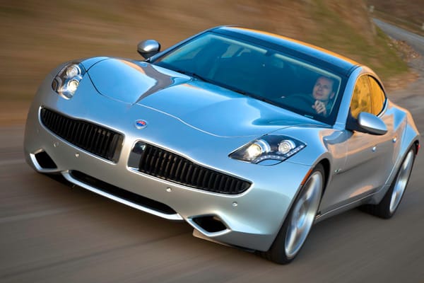 Eine Mischung aus Tesla Roadster und Maserati Quattroporte: Der neue Fisker Karma.