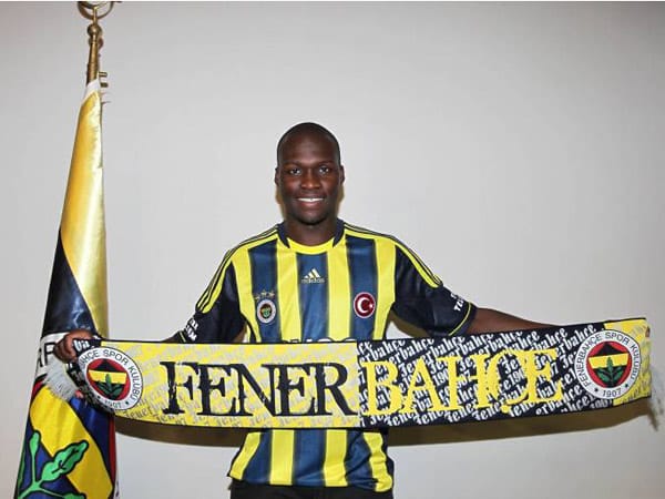Türkisch lernen muss Moussa Sow: Für ebenfalls zehn Millionen Euro verpflichtete Fenerbahce Istanbul den senegalesischen Nationalspieler vom französischen Erstligisten OSC Lille.