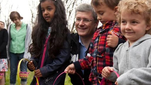 Eine Ostereiersuche ist für Kinder immer spannend