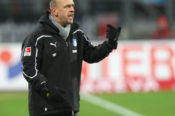 Hoffenheim-Coach Holger Stanislawski findet deutlich Worte für seine ehemaligen Spieler.