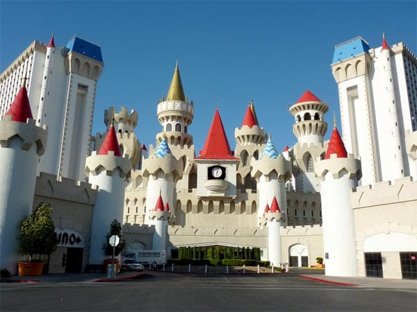 m Stil eines Märchenschlosses erbaut, verspricht das Hotel Excalibur außergewöhnliche Aufenthalte.