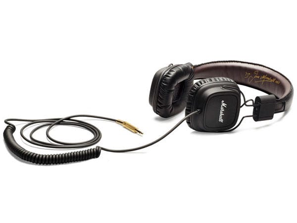 Fans von Apple-Produkten freuen sich wahrscheinlich über den "FX" von Marshall: Der Kopfhörer hat ein Apple-zertifiziertes Mikrophon, eine Mini-Fernsteuerung und einen Lautstärkeregler speziell für Apple-Geräte. Das Design sowie der unverkennbare, klare "Marshall"-Sound sprechen für den coolen Kopfhörer. Preis: rund 120 Euro.